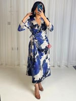 فستان مشجر ميدي بتمويجات ساحرة و اكمام مزيينة بالك...