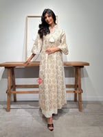 جلابية ناعمة واسعة بنقشات أزهار ذهبية