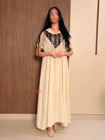 جلابية قطعتين مزينة بالهدب و تطريز مزين بالترتر ال...