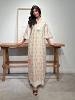 جلابية ناعمة واسعة بنقشات أزهار ذهبية