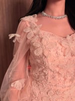 طقم راقي تنورة و بلوزة باكمام طويلة مزينة بالورود