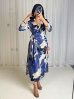 فستان مشجر ميدي بتمويجات ساحرة و اكمام مزيينة بالك...