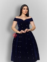 فستان مخمل مزين بالكريستال اوف شولدر