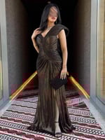 فستان سهرة طويل ناعم لامع بتصميم مميز