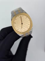 ساعه قدشي فضي مع ذهبي مينا ذهبي