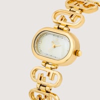 ساعة نسائية انيقة باللون الذهبي