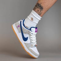 NIKE SB DUNK LOW X RAYSSA