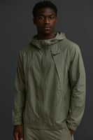 بلوفر نايكي خفيف ضد الماء