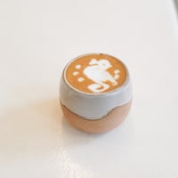 كوب فخاري يدوي بنحت الأمواج