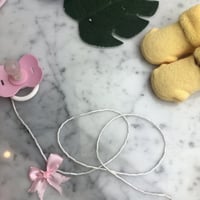 تعليقه حبات السكر ابيض مع فيونكه