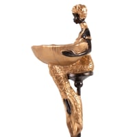 مجسم فني بملامح افريقية