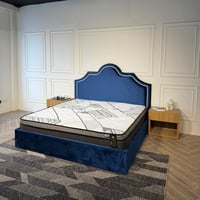 سرير كلاسيك مخملي