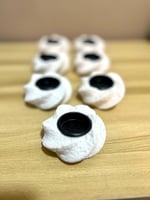 مباخر حجر ابيض واسود ١٢ قطعة