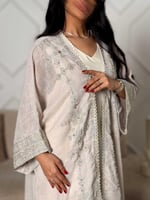 جلابية طقم قطعتين من الكتان الراقي بتطريز