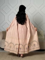 جلابية فستان قطعتين متصلة بنمط كاب وتطريز عمودي أن...