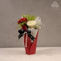 ميني بوكيه بشريطة مبروك التخرج