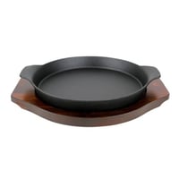 طاجن حديد بقاعدة خشب بيضاوي