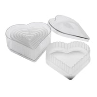 طقم قطاعة عجين بلاستيك قلب مموج 7 قطع