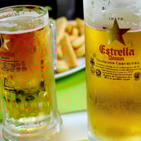 بيرة إستريلا دام الخالية من الكحول 250 مل للحبة اس...