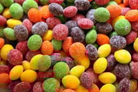سكيتلز (Skittles) حامض ( مرشوش عليه ملح ) 51 جم ال...