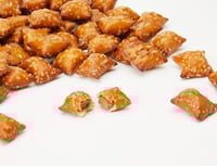 بريتزل كيركلاند محشي بزبدة الفول السوداني – 1.56 ك...