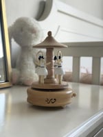 لعبة الباليرينا الخشبية الدوّارة مخصصة بالاسم