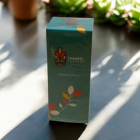 ستاند عطور مع ورد