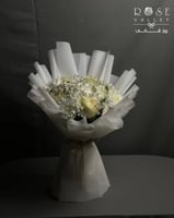 باقة ورد كريز وجوري طبيعي لون أبيض