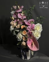 فازة متوسطه شفاف تزيين ورد صناعي وحجر