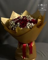 باقة ورد جوري أحمر طبيعي 10 وردات مع جيبسوفيليا و...