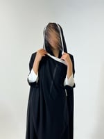 عبايه اكمام ابيض