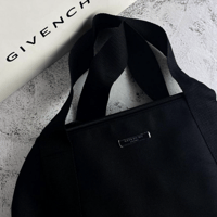 شنطه كبيره جفنشي + شنطه مكياج+ عطر