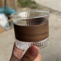 كوب زجاجي انيق بمسكة خشبية 160ML