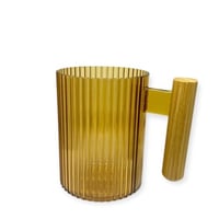 كوب اكريلك بمسكة خشبية 400 مل عسلي شفاف