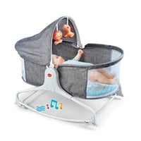 سرير اطفال هزاز مع العاب