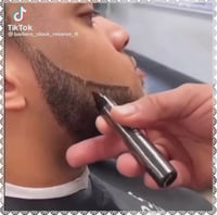 قلم مع فرشاة تحديد الذقن لون اسود