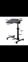 طاولة لابتوب تحكم حسب الحاجة لون أسود
