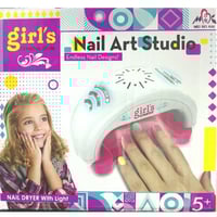 لعبة مكياج للأظافر