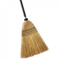 مكنسة خوص مع عصا