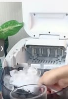 صانعة الثلج