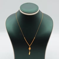 عقد ذهب بصمة عيار 21 وزن 1.45 جرام بتعليقة ناعمة أ...