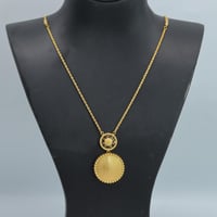 سبحة ذهب المطفي بتصميم المبروم عيار 21 وزن 7.77 جر...