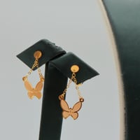 طقم ذهب ناعم عيار 21 وزن 3.51 جرام بتصميم فراشة