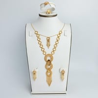 طقم ذهب بمخنق عيار 21 وزن 36 جرام