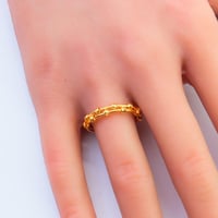 خاتم ذهب عيار 21 تصميم ناعم وزن 2.1 جرام – أناقة ي...