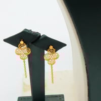 طقم ذهب عيار 21 وزن 7.95 جرام بتصميم تعليقة مركزية...