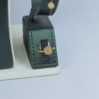 طقم ذهب عيار 21 وزن 8.35 جرام