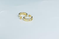 حلق ذهب ناعم عيار 18 تصميم المسيكاء وزن 2.1 جرام