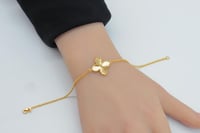 اسوارة ذهب عيار 21 بتصميم روبيرتو كوين وزن 2.7 جرا...