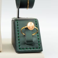 طقم ذهب ناعم عيار 21 وزن 3.58 جرام بتعليقة بيضاوية